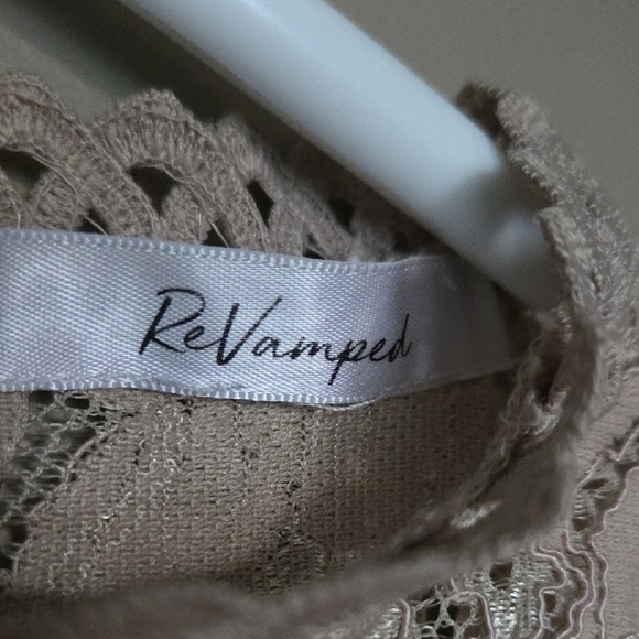 Revamped Beige Lace Embellished Crop Blouse with Bell Sleeves Size S - Picture 2 of 5